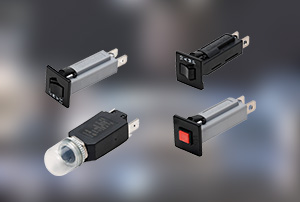 通過領先的水泡泄漏的電器開關和插座
